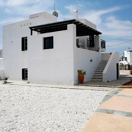 Lola Naxos City